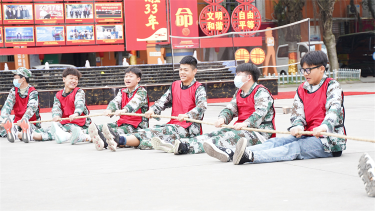 超然！新生軍訓(xùn)——團(tuán)隊(duì)訓(xùn)練賽