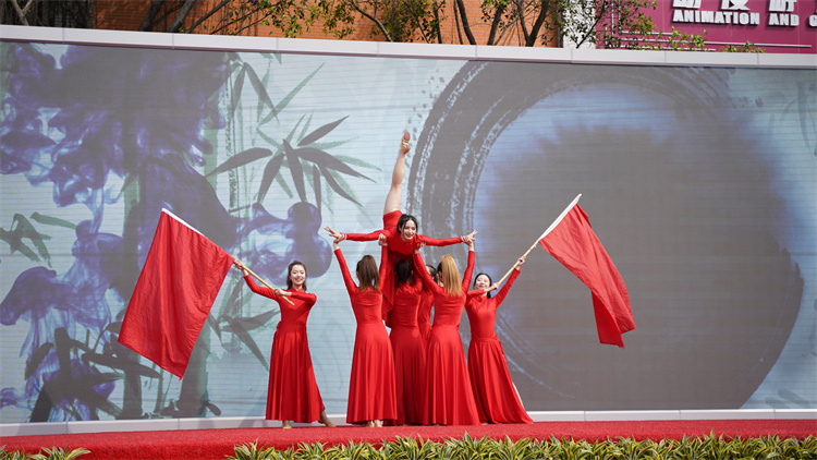 新起點(diǎn)再出發(fā)|成都新華高級技工學(xué)校升格揭牌儀式盛大啟幕！