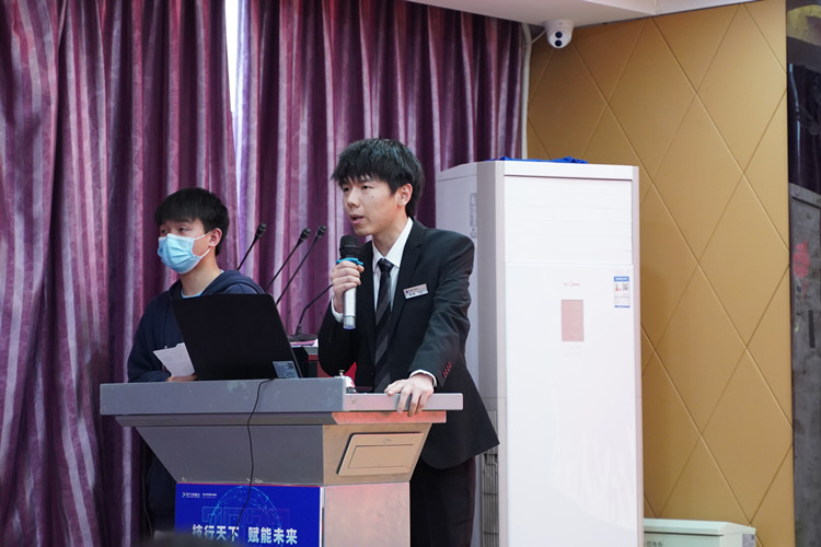 2022年春季畢業(yè)典禮暨優(yōu)秀畢業(yè)生表彰大會(huì)圓滿禮成