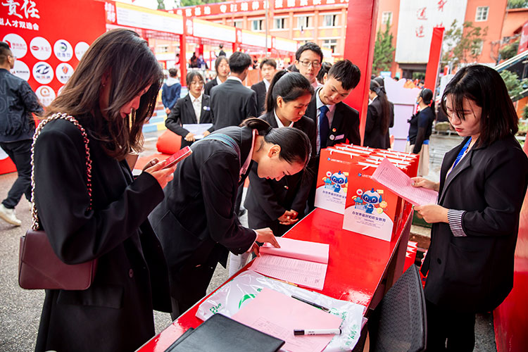 職教新政策，讓新華的職教模式火了