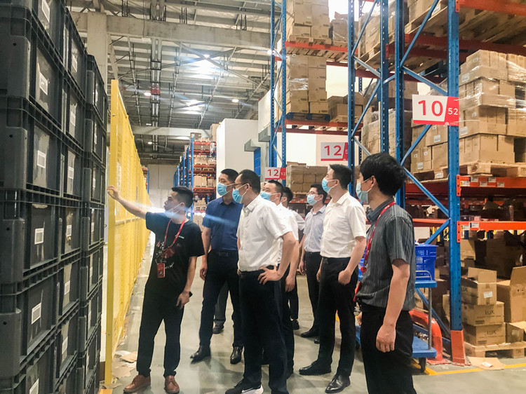 新華學(xué)子赴京東實(shí)習(xí)，實(shí)地感受工作魅力