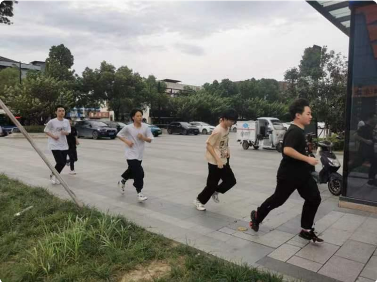 新華互聯(lián)網(wǎng)科技2022電競青訓營正式開營！