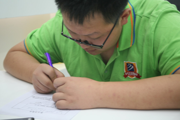 新生學(xué)子|登峰造極，德才并育