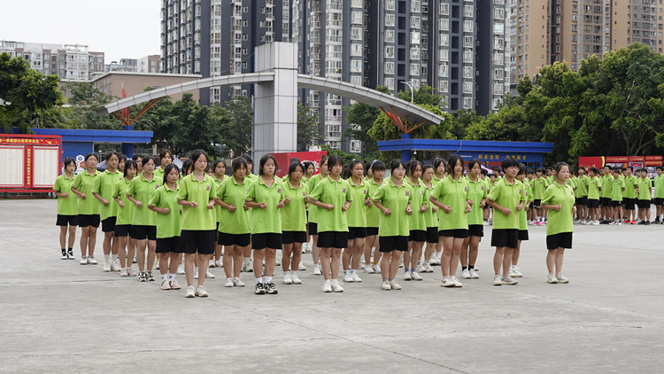 迷彩青春|2022級秋季素質(zhì)拓展匯報表演完美閉幕