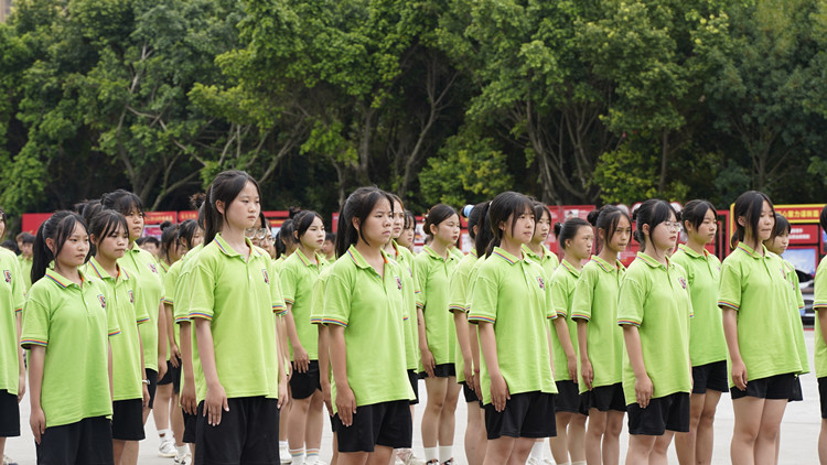 迷彩青春|2022級秋季素質(zhì)拓展匯報表演完美閉幕