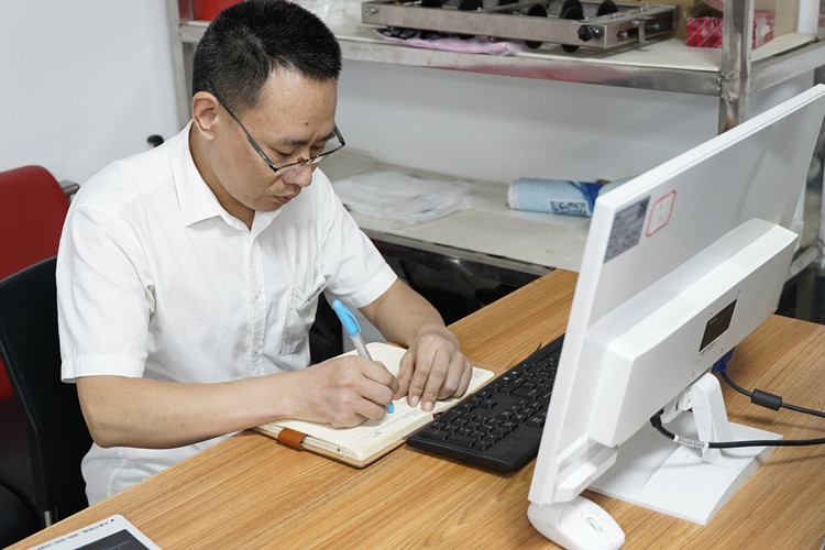 開學(xué)季，新華有話對(duì)你說(shuō)......