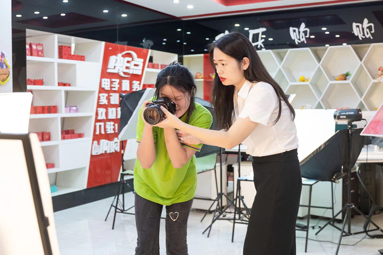 開學(xué)季，新華有話對(duì)你說(shuō)......