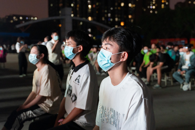 開學(xué)季，新華有話對(duì)你說(shuō)......