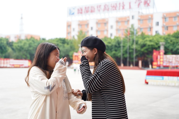 新生故事|再聚新華，共訴情誼