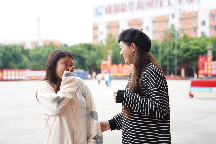 新生故事|再聚新華，共訴情誼