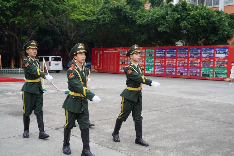 新華國旗護衛(wèi)隊|青春與國旗同在！