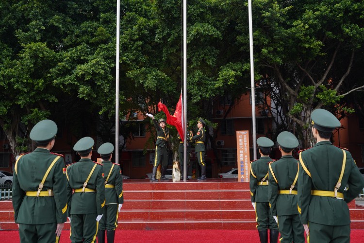 二十大奮進(jìn)譜華章，新華緊隨育棟梁