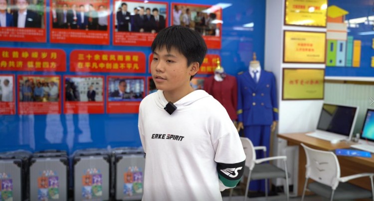 轉(zhuǎn)校來(lái)新華，用愛(ài)灌溉未來(lái)