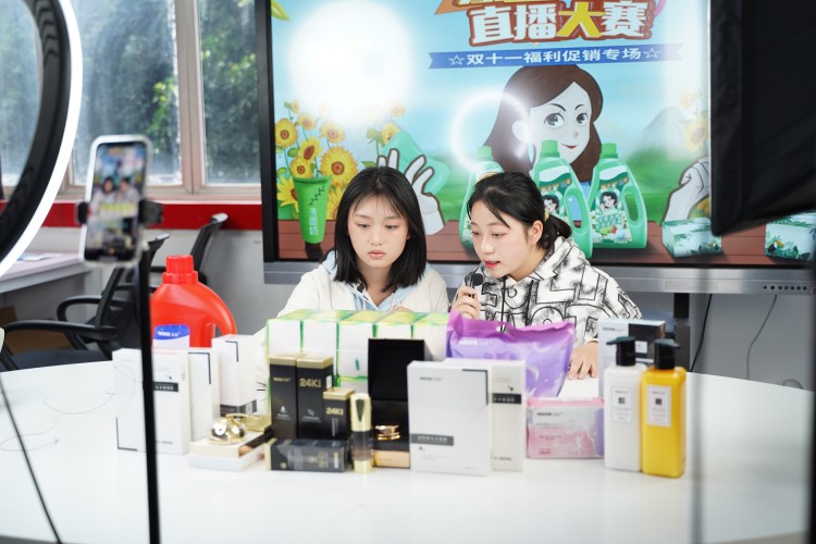 嗨翻全場(chǎng)！新華雙十一活動(dòng)火爆來(lái)襲 ！