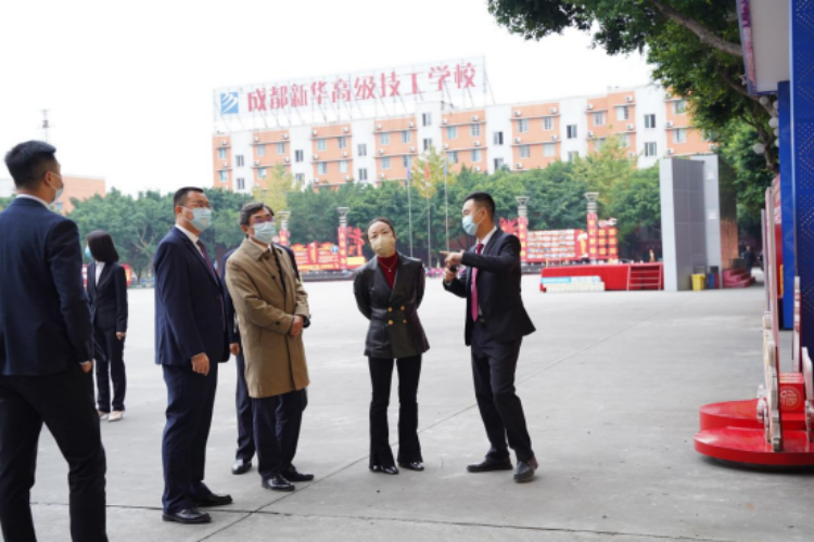 成都市技工院校規(guī)范辦學(xué)評估工作組一行蒞臨我校開展規(guī)范辦學(xué)評估工作
