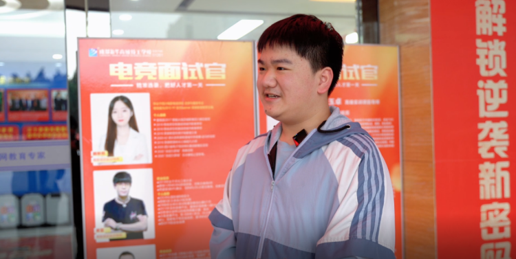 轉(zhuǎn)學(xué)來新華,在自己熱愛的領(lǐng)域開出花