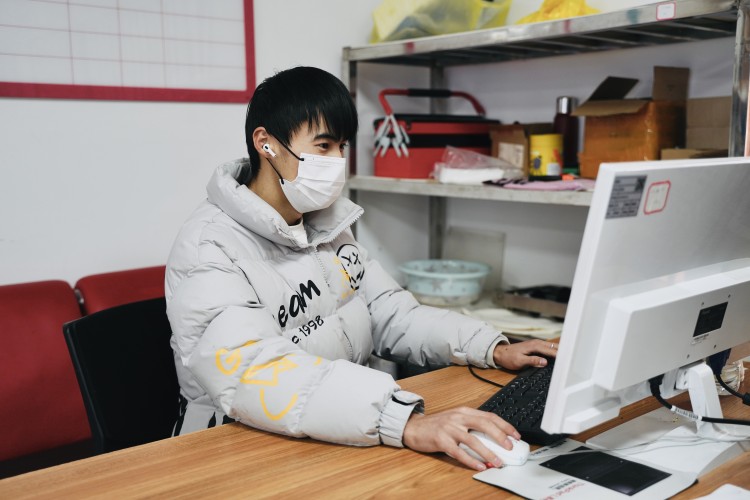 優(yōu)秀學(xué)子|披星戴月，盡心竭力