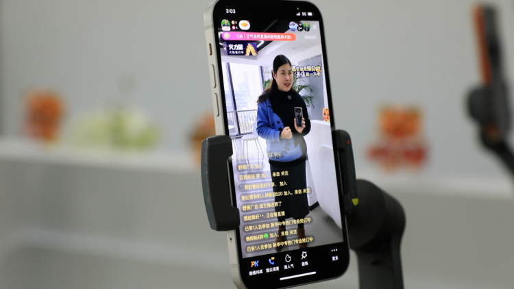 新華電腦教育開展“百企千師進(jìn)萬家”活動(dòng)