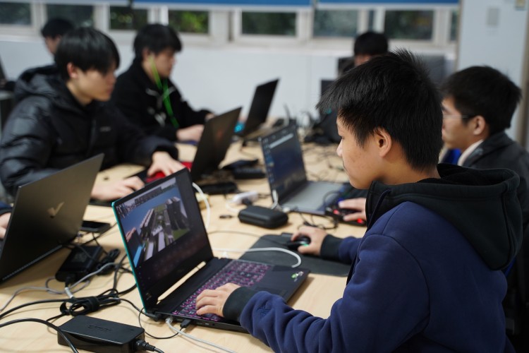 優(yōu)秀學(xué)子|重返母校，再拾夢(mèng)想