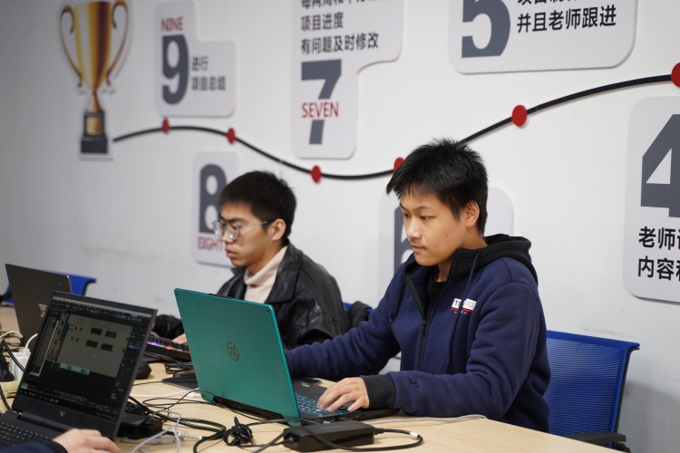 優(yōu)秀學(xué)子|重返母校，再拾夢(mèng)想