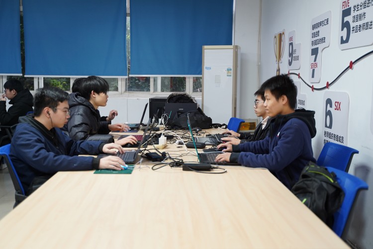 優(yōu)秀學(xué)子|重返母校，再拾夢(mèng)想