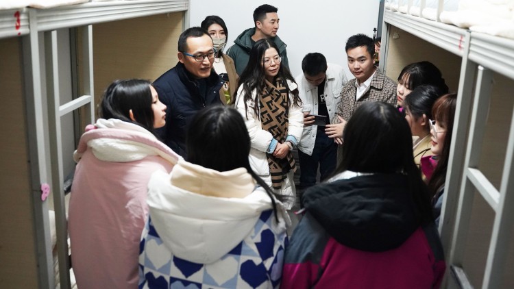 乘風(fēng)遠(yuǎn)航啟新程，春華秋實(shí)繪藍(lán)圖