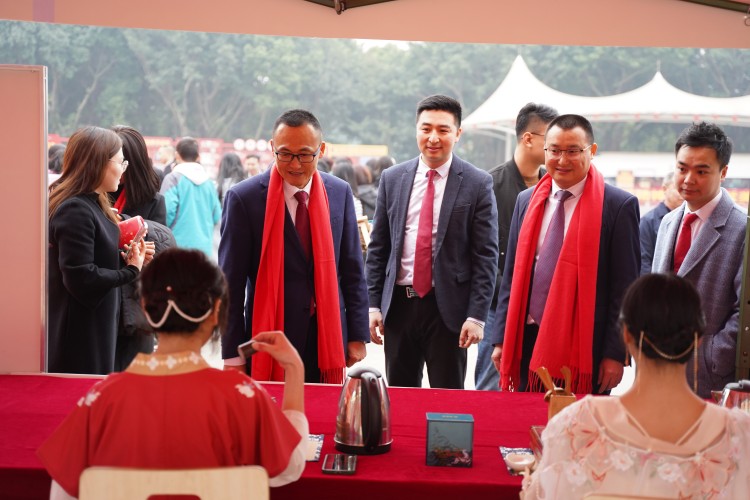 卯兔接福鬧元宵，遺風(fēng)佳韻匯佳節(jié)