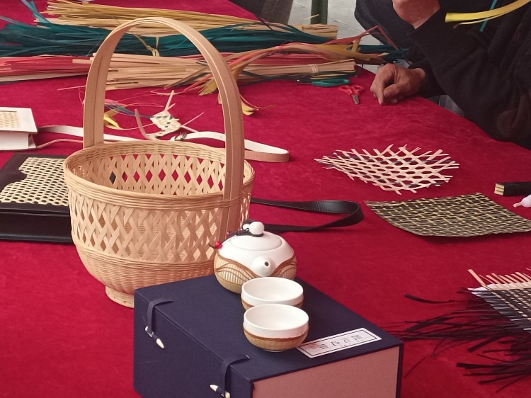 卯兔接福鬧元宵，遺風(fēng)佳韻匯佳節(jié)