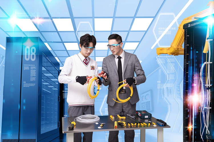 活動(dòng)預(yù)告丨全國(guó)技術(shù)能手梁嘉偉即將做客新華，帶領(lǐng)學(xué)子筑夢(mèng)新征程