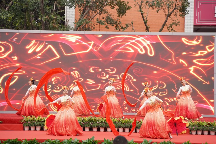 校企共建育“雙高”精英，新華教育培大國工匠