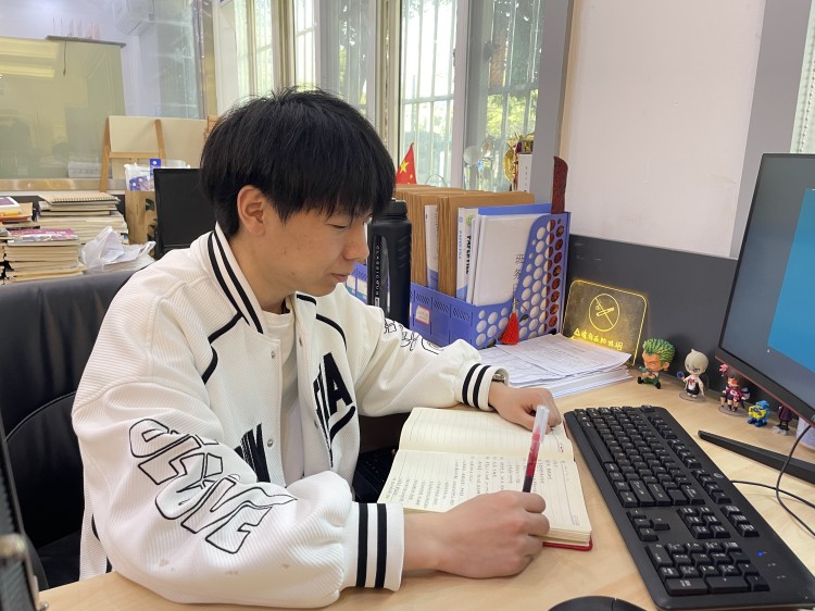 新華90后老師這樣說：不以規(guī)矩，不成方圓