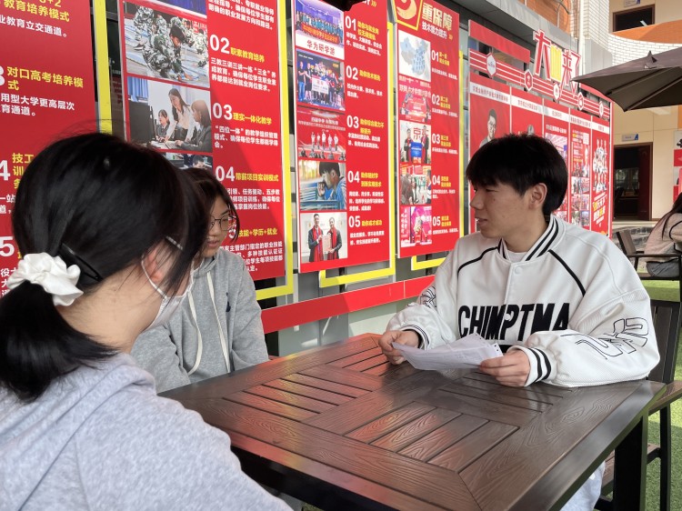 新華90后老師這樣說：不以規(guī)矩，不成方圓