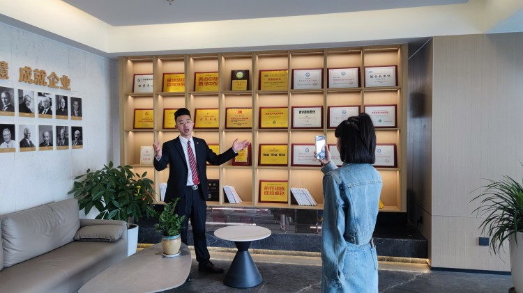 校企共建暖人心，多舉并行見真情