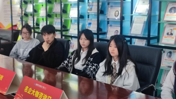 校企共建暖人心，多舉并行見真情