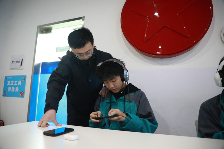 青訓(xùn)營少年李雨涵：熱血電競，追夢職業(yè)之路