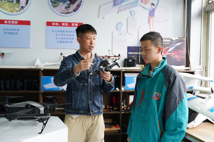 新華新起點(diǎn)，打工人重返校園是一種什么樣的體驗(yàn)？