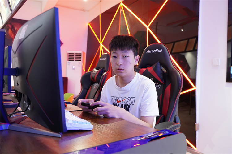 新生故事|馬好駿:眼里有夢想光芒的電競男孩