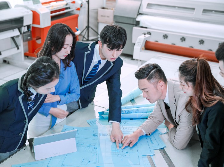 高中沒(méi)畢業(yè)，成都哪家學(xué)校好？