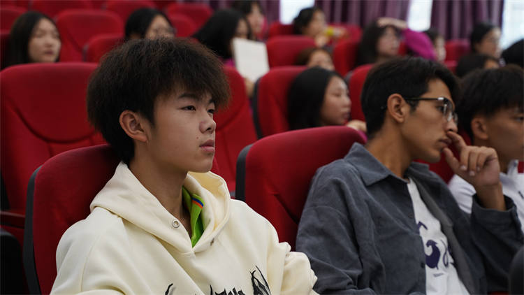 軍訓(xùn)后開學(xué)第一周，一起來看活力滿滿的大家