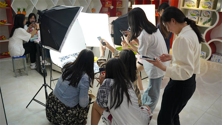 軍訓(xùn)后開學(xué)第一周，一起來看活力滿滿的大家