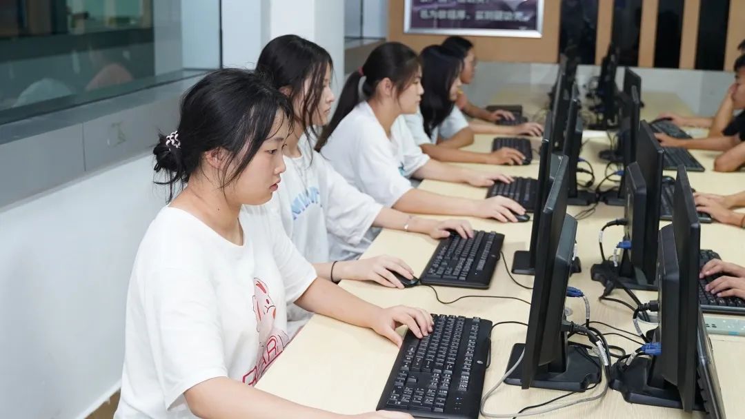 如何高薪就業(yè)？有哪些行業(yè)值得推薦？