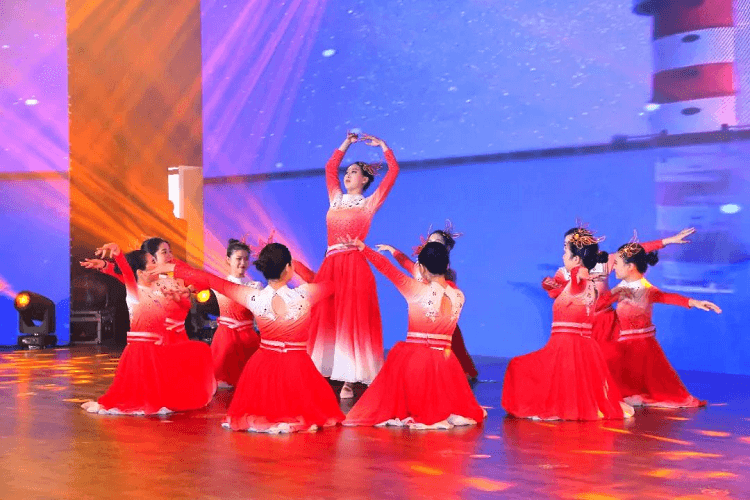 邀請賽在我校圓滿閉幕，新華學(xué)子勇奪佳績