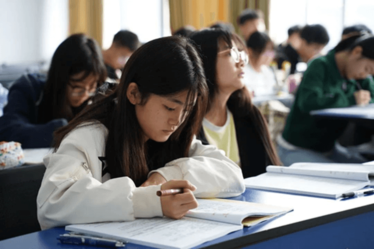 高職單招考試越來越近了，應該怎么復習備考呢