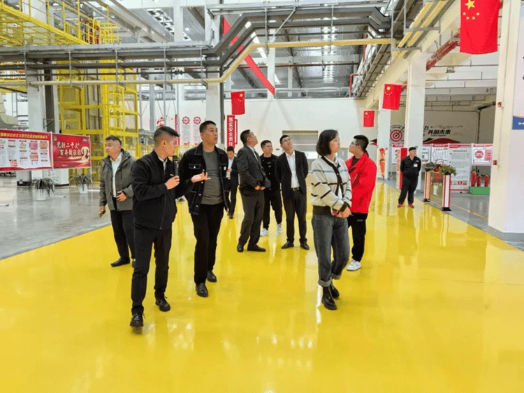 名企研學(xué)游—成都新華學(xué)子走進(jìn)格力！