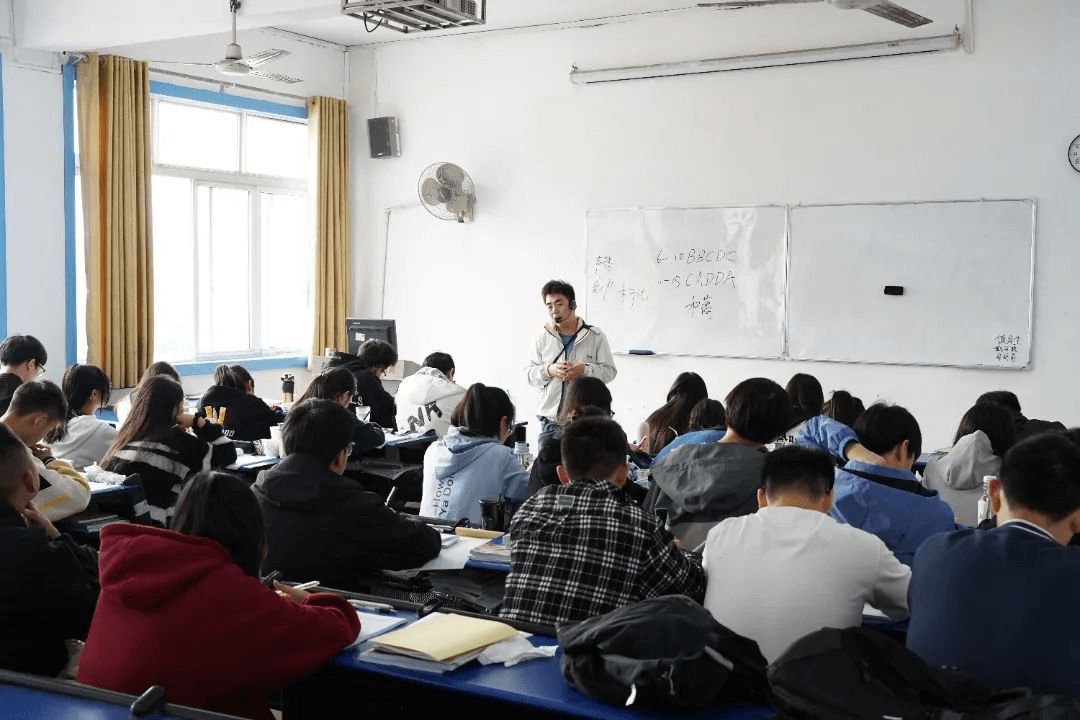 單招上大專是唯一出路嗎？單招落榜應(yīng)該怎么辦