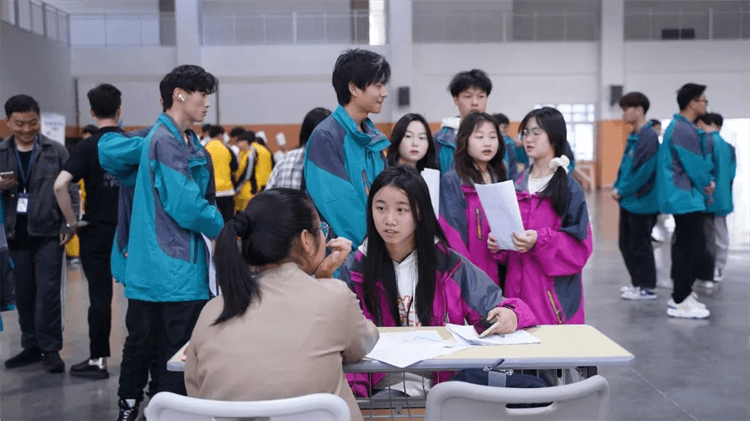 100+崗位來襲，成都新華這場招聘會，厲害