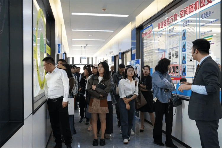 100+崗位來襲，成都新華這場招聘會，厲害