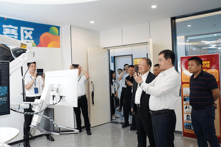 “技能四川”重點項目建設(shè)集中啟動儀式圓滿舉行