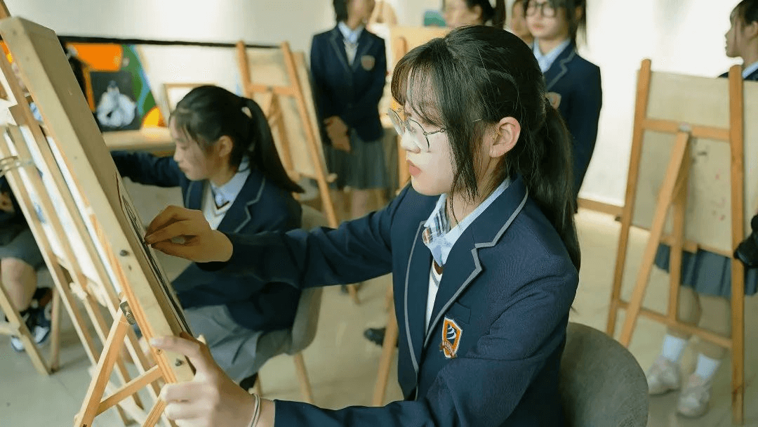 成都新華高級技工學(xué)校2024年夏秋季招生簡章