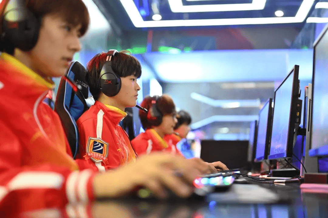 成都新華高級技工學(xué)校2024年夏秋季招生簡章